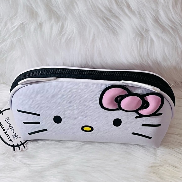 The Crème Shop Limited Edition Hello Kitty Makeup Pouch Travel Case - Picture 4 of 5